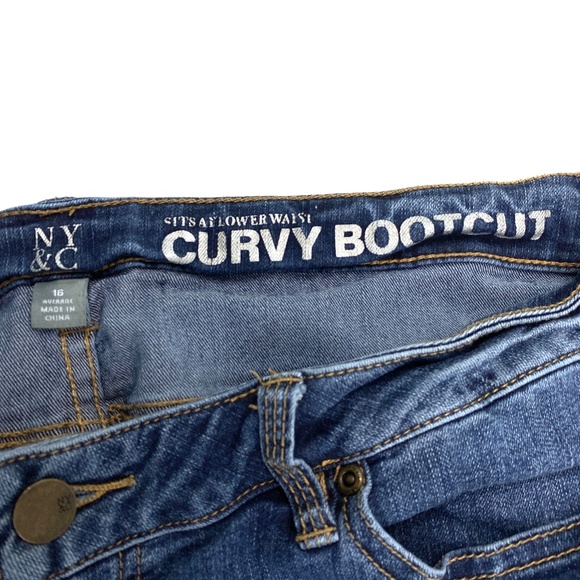 COPY - New York & Company Curvy Bootcut Women's size 16 Dark Wash Blue denim Je… - Picture 3 of 4